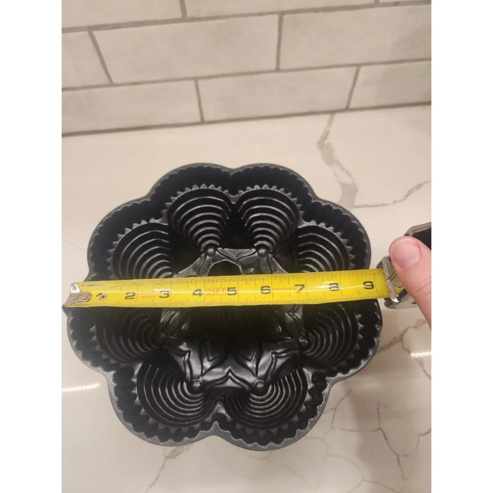 Nordic Ware Fiesta Party Cake Pan Heavy Cast Aluminum Nonstick Made in USA‎